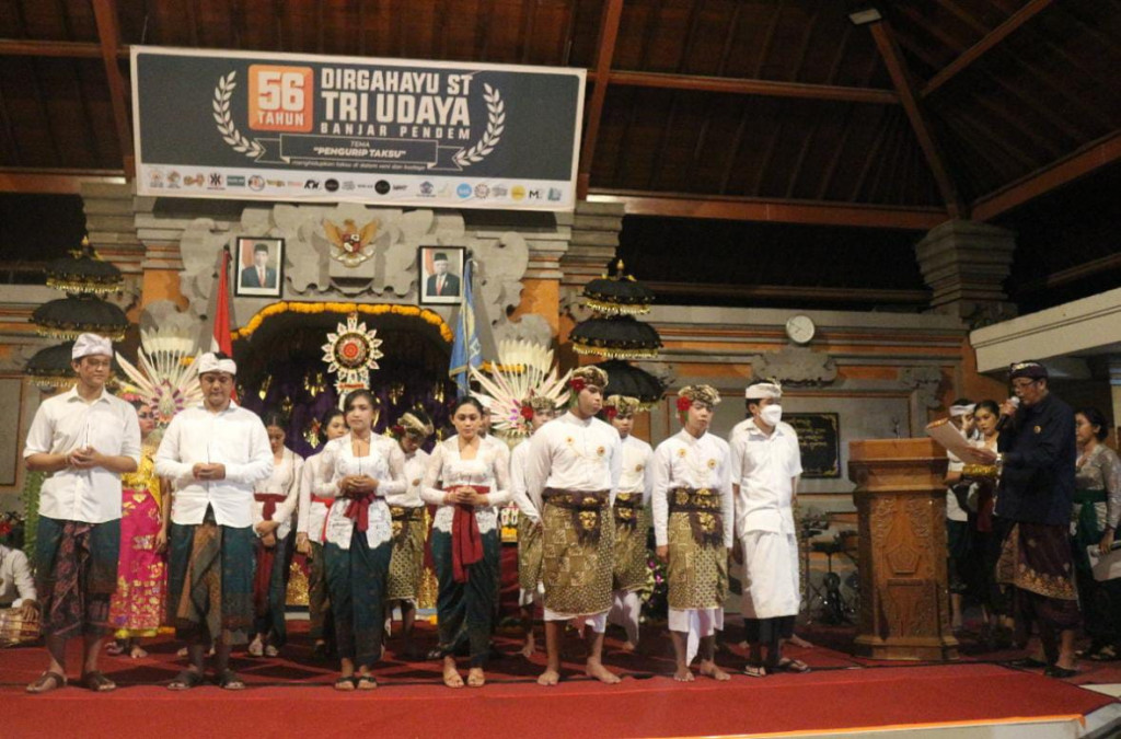 Ketua DPRD Kabupaten Badung berikan Semangat dalam HUT ke 56 ST. Tri Udaya, Banjar Pendem